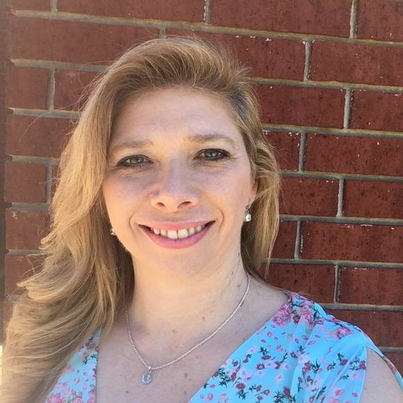 Meet your Posher, Traci - Picture 1 of 1