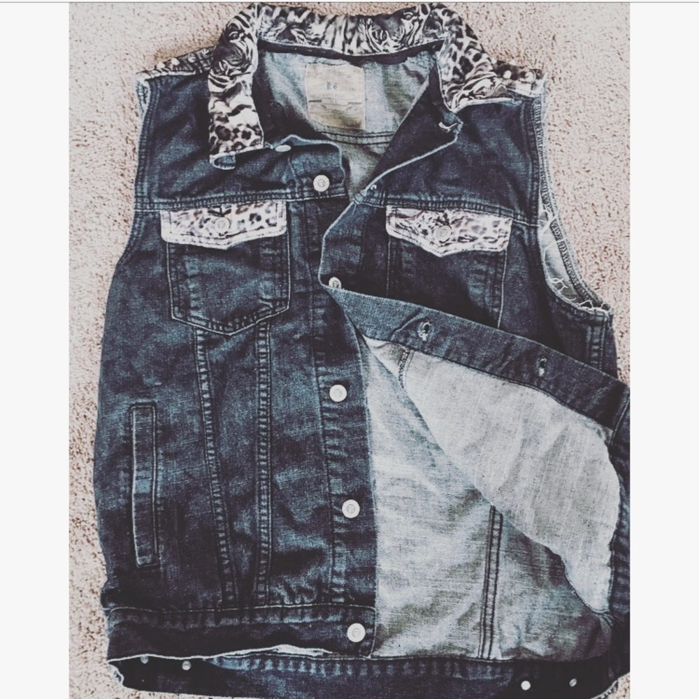 Jean vest - Picture 2 of 3