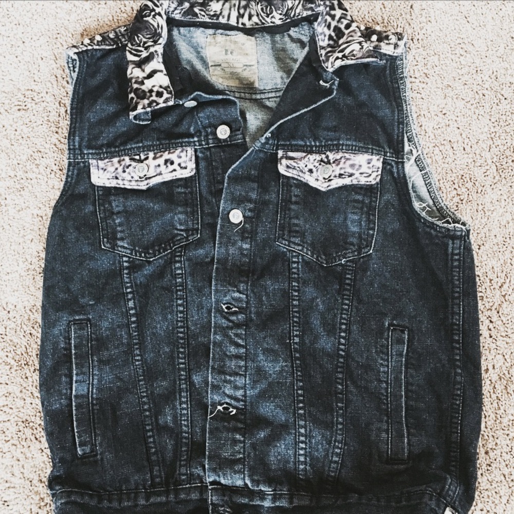 Jean vest - Picture 3 of 3