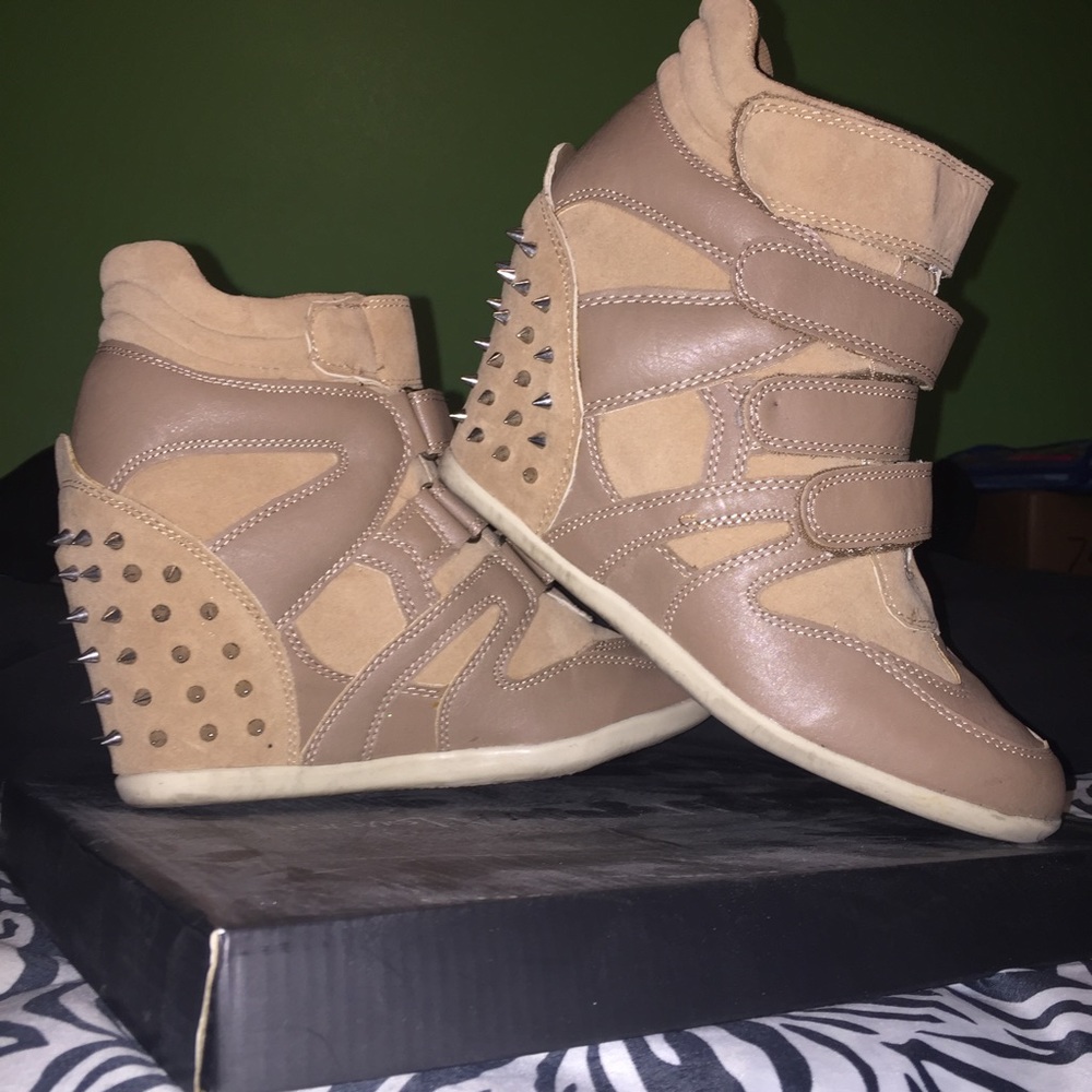 Spike heel wedge sneaker taupe velvet size 9