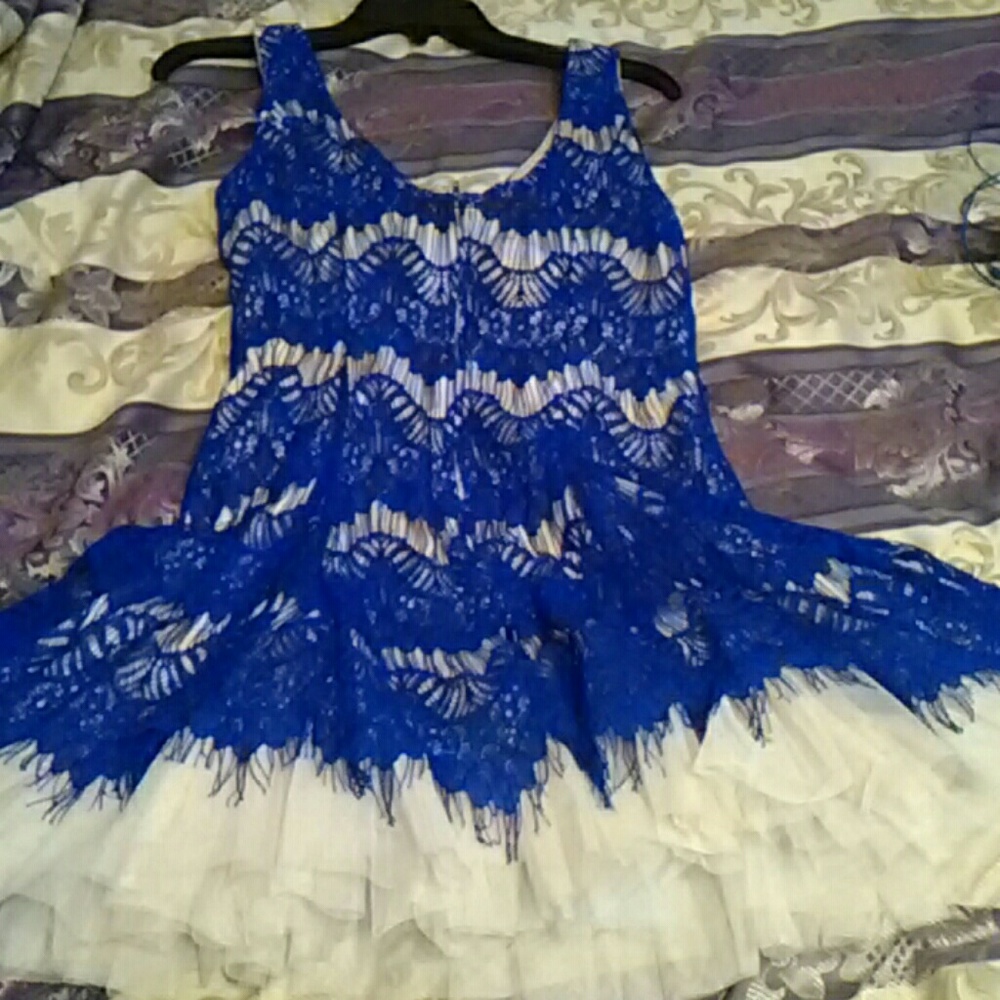 Wore once to homecoming - Picture 2 of 2