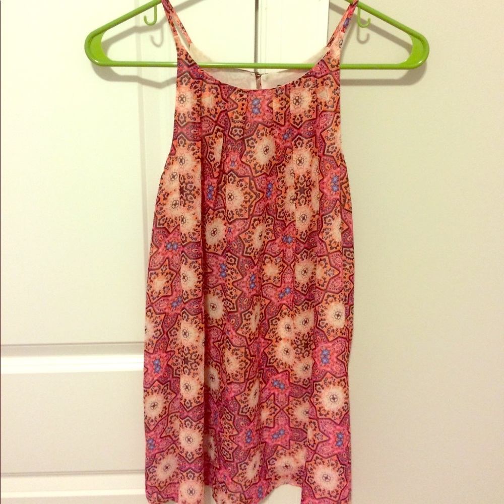 Vince Camuto flown tank