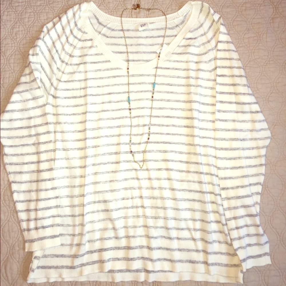 NWT GAP Cream and Grey Striped Lightweight Sweater