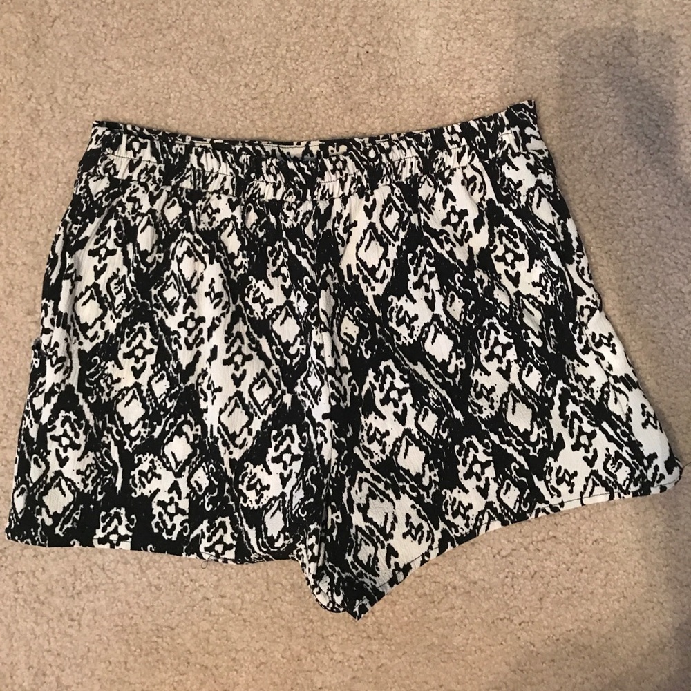 Flowy shorts - Picture 2 of 4