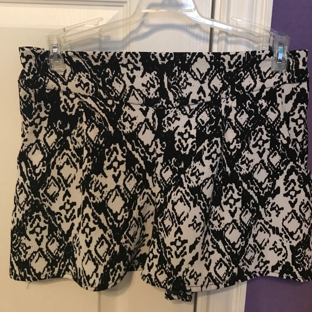 Flowy shorts - Picture 3 of 4