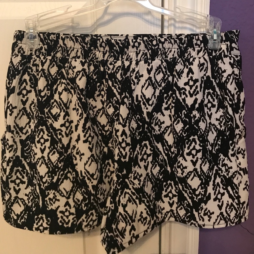 Flowy shorts - Picture 4 of 4