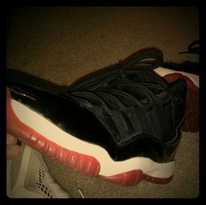 Air Jordan XI Patent Leather Red Black 2001 BRED