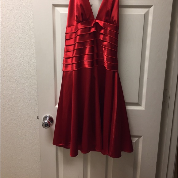 Dress - Picture 3 of 4