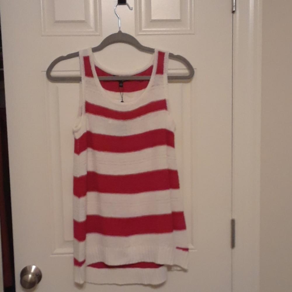 Long Sleeveless Loose Woven Red & White Tank