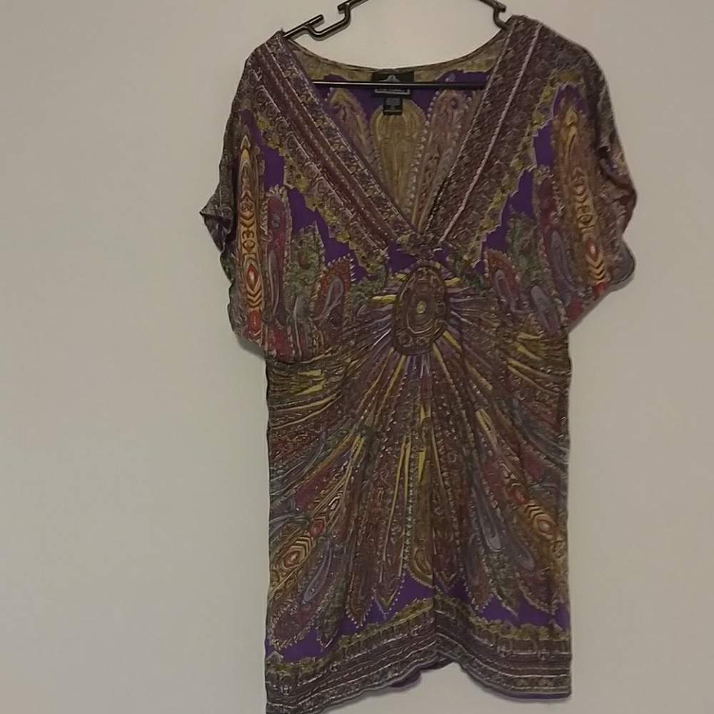 🚫SOLD🚫Unique V-neck top