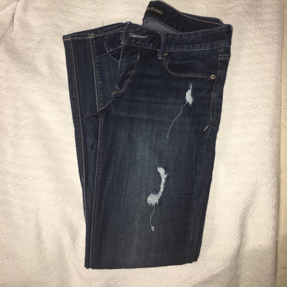 Distressed skinny legging