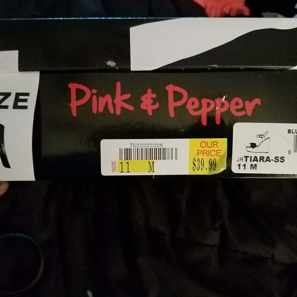Shoes - Picture 4 of 4