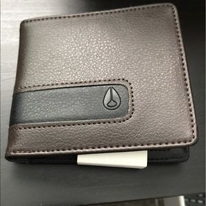 Nixon wallet