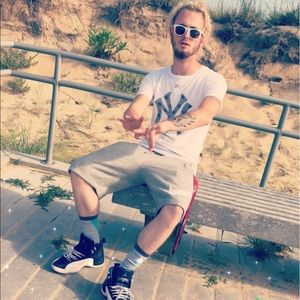 Meet your Posher, Brandon