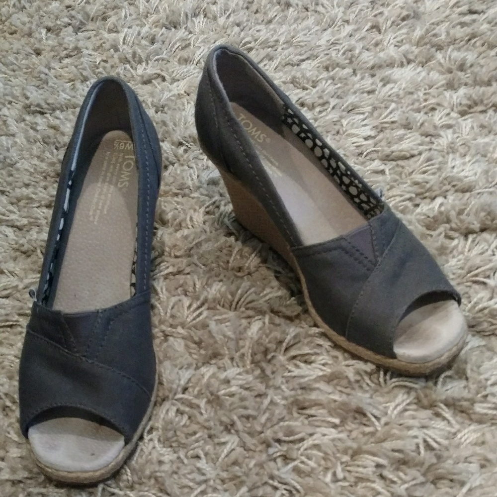 Toms gray wedge sandals