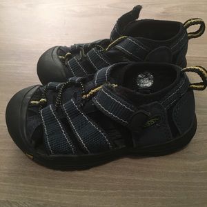 Keen toddler sport sandals size 7 dark blue