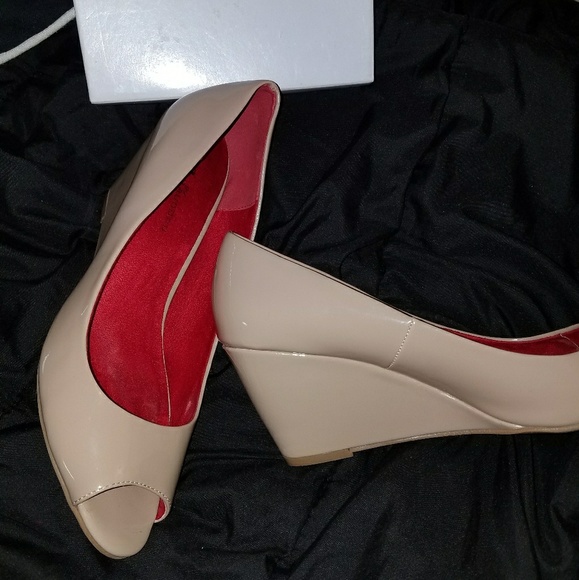 Shoes - Picture 2 of 4