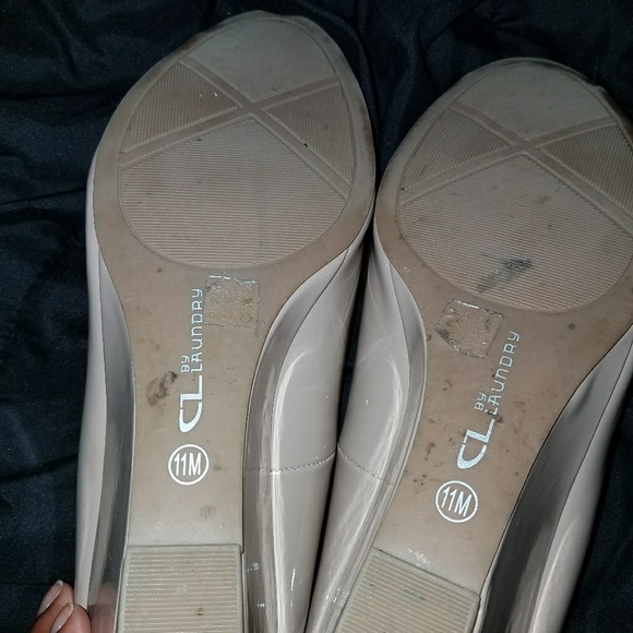 Shoes - Picture 3 of 4