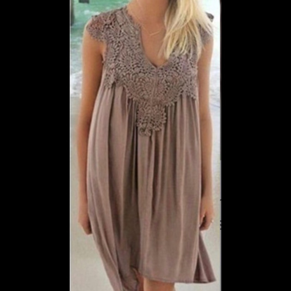 🆕Crochet Trim Chiffon Dress 👗