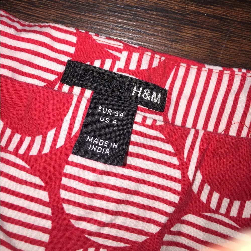 H&M Top - Picture 2 of 4
