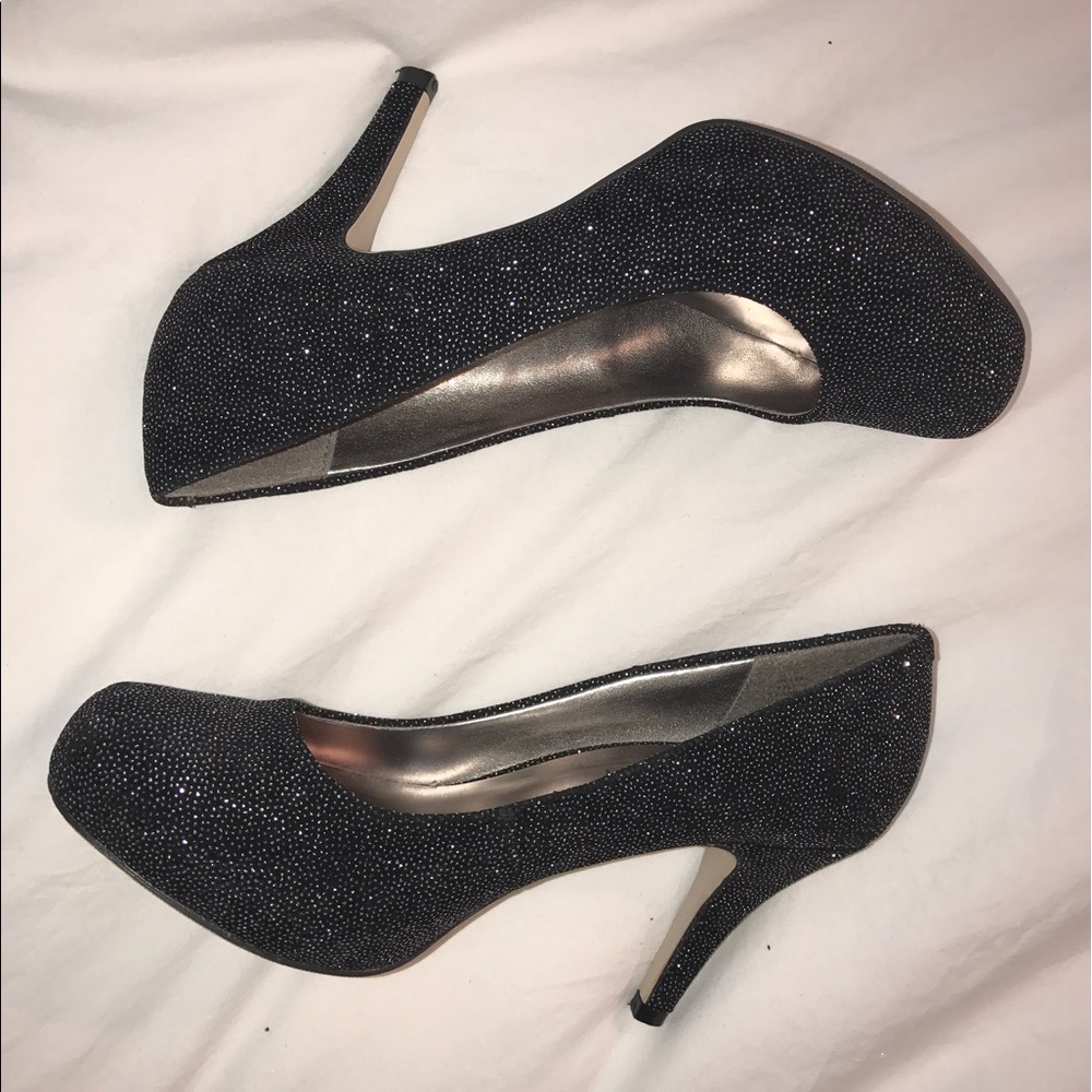 👠Cute & Trendy Black Sparkly Heels 👠
