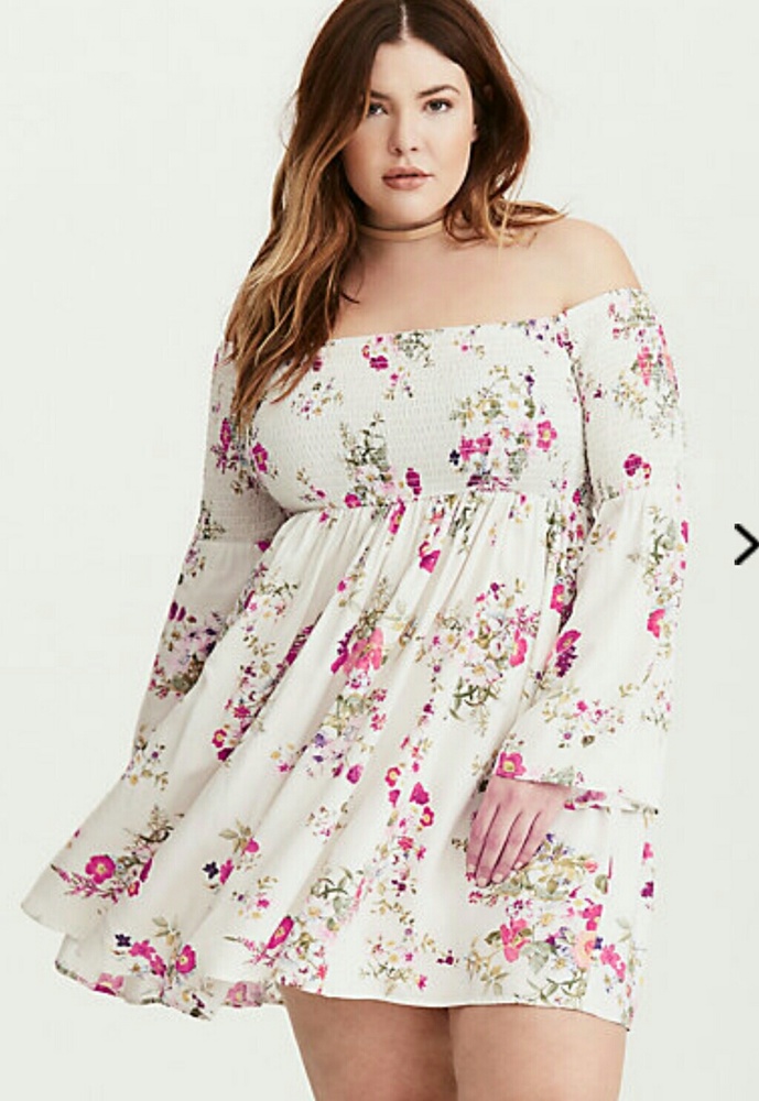 Torrid Floral Bell Sleeve Dress sz 3