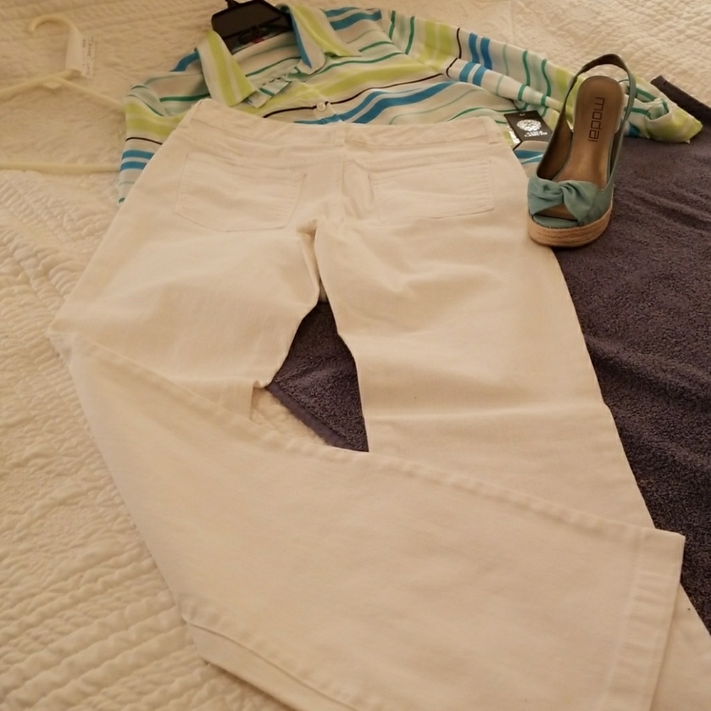 TAHARI JEANS MAKE OFFER