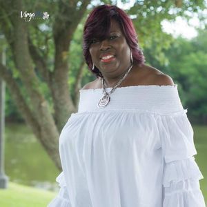 Meet your Posher, Claudette