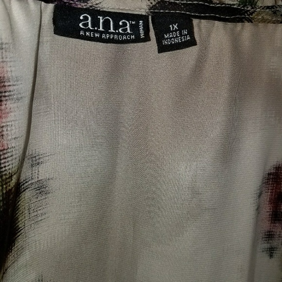 Blouse - Picture 2 of 4