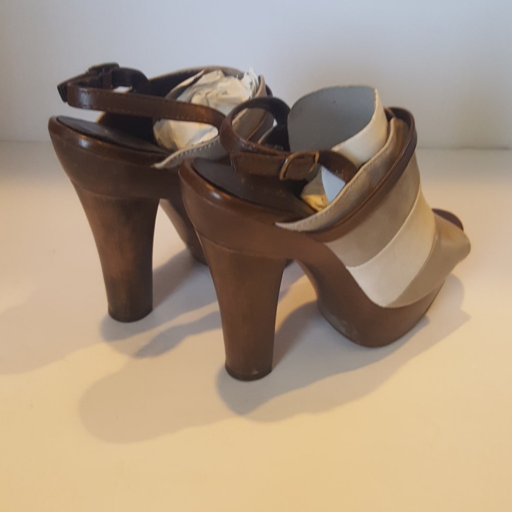 Heels - Picture 3 of 3