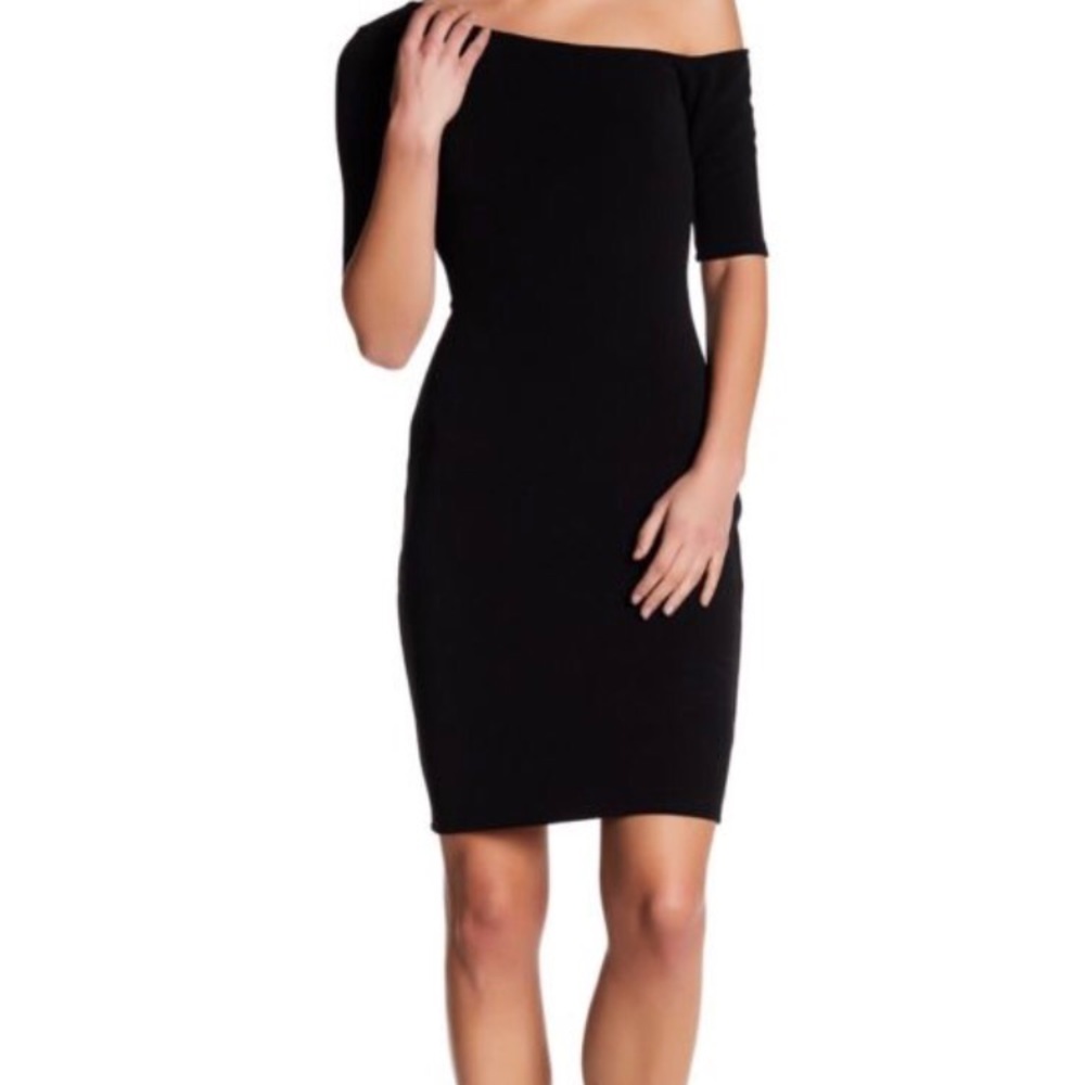 SOCIALITE ONE-OFF THE SHOULDER BODYCON DRESS