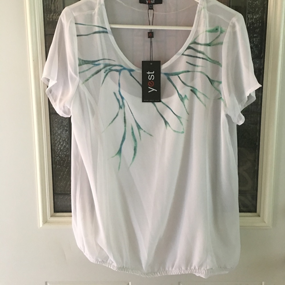 NWT Yest Ilisabeth Top Size 8 USA