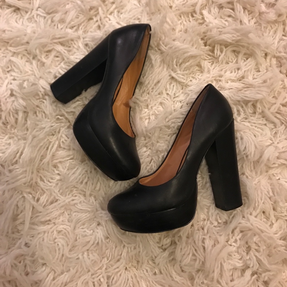 Steve Madden Platform pumps 7