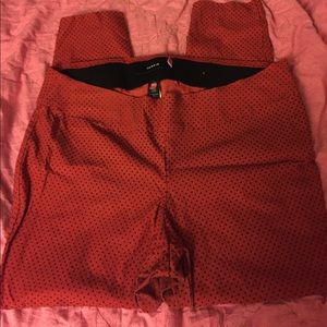 Red polka dot jegging