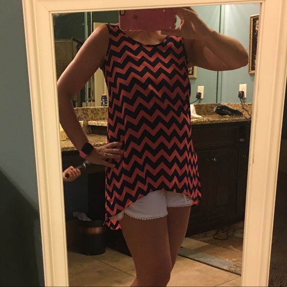 Fun hi-low top! - Picture 2 of 4