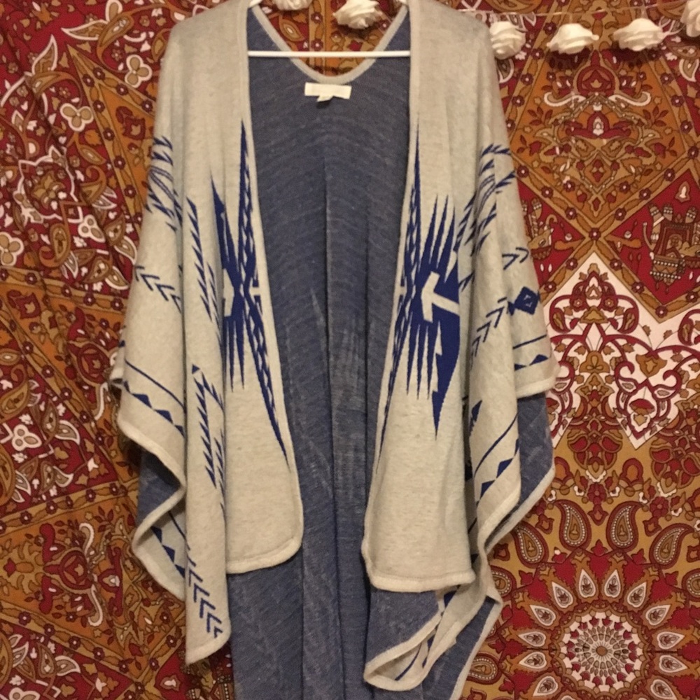 Francesca's One Size Shrug Sweater