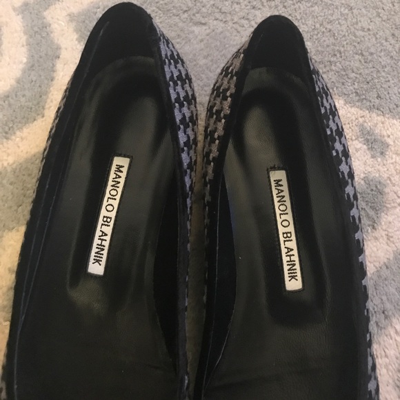 Brand new Manolo Blahnik black pink calf hair pumps size 36 Brand new Manolo Blahniks!
