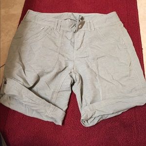 Super cute the north face Capri/shorts