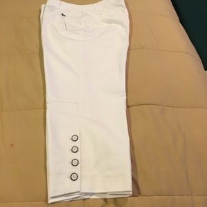 Style & Co., size 10 white Capri stretch pants.