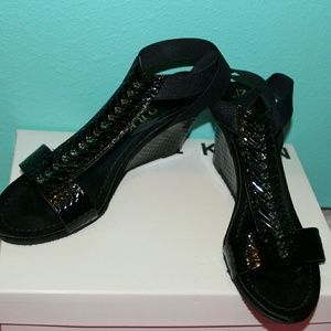 New York Transit wedge heels