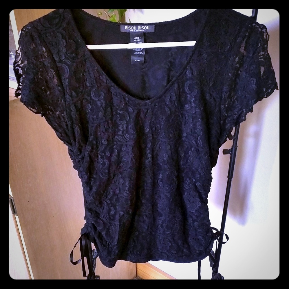 Black Bisou Bisou Lace Top