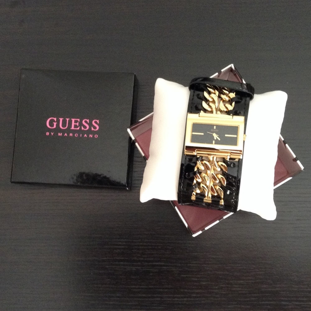 Guess Leather / Chain Watch