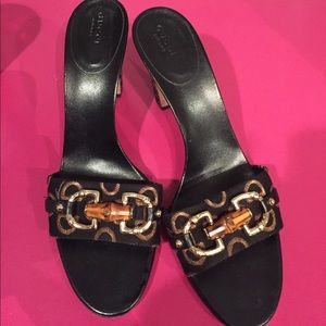 Like new Gucci horsebit black heel ... 10/10.5