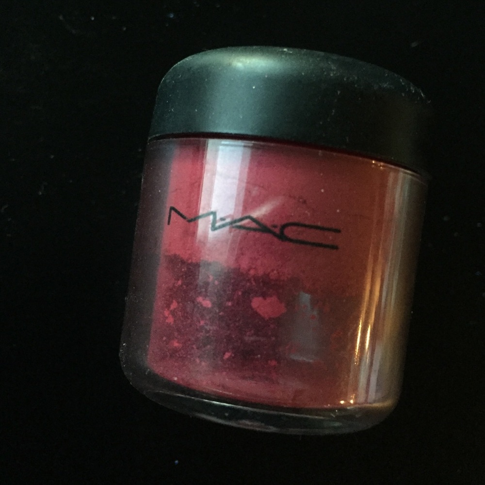 MAC Brash & Bold Pigment LE