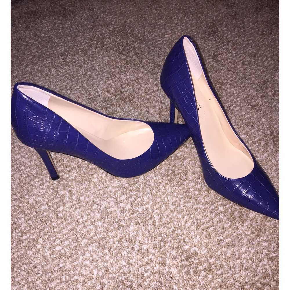 GUESS heels