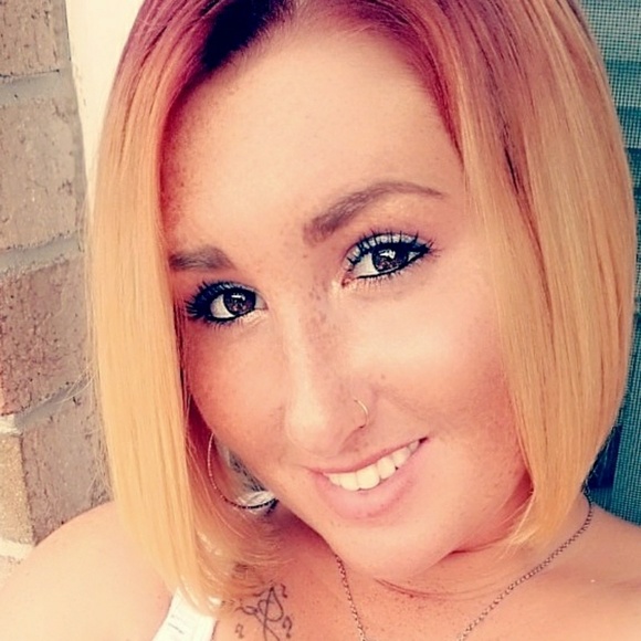 Meet your Posher, Lindsay - Picture 3 of 4