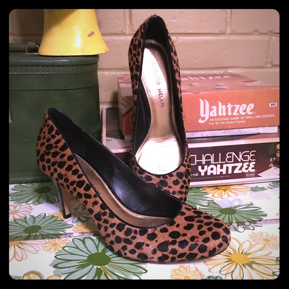 Gorgeous Antonio Melani Leather Animal Print Pumps