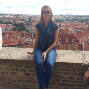 Meet your Posher, Isabella