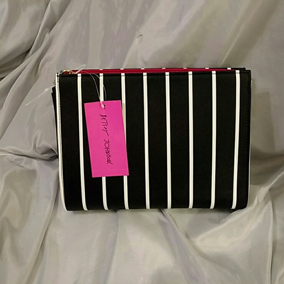 Betsey Johnson cosmetic bag NWT BLACK - Picture 2 of 5