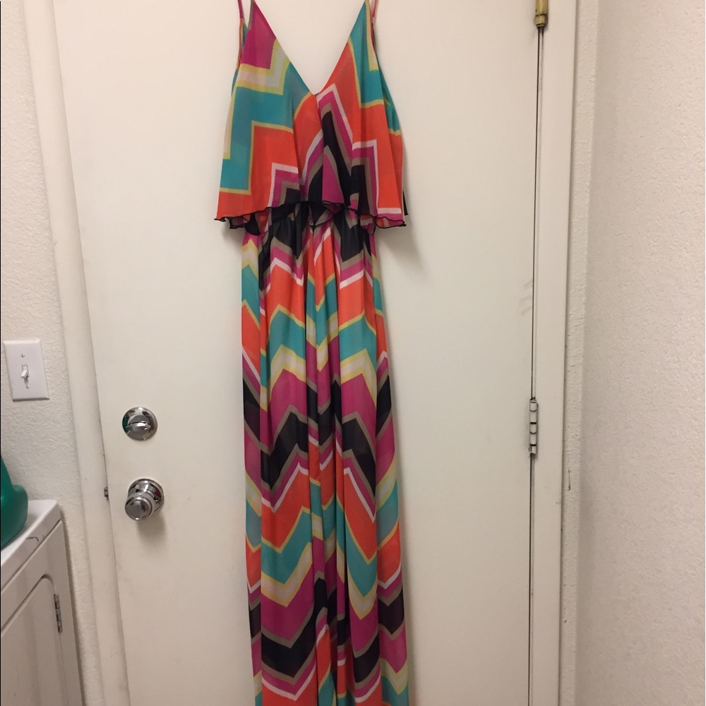 Dress - Picture 3 of 3